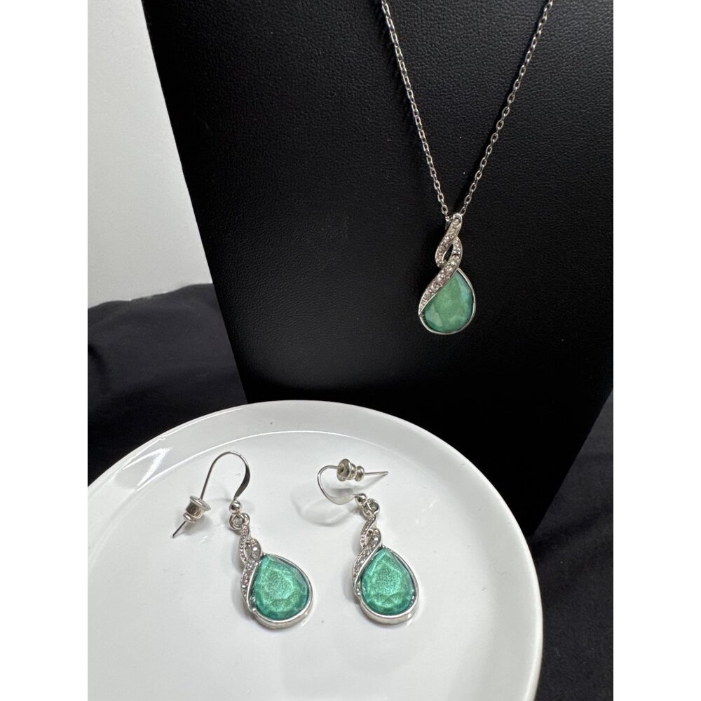 Green Teardrop Pendant Necklace & Earrings Set With Rhinestones